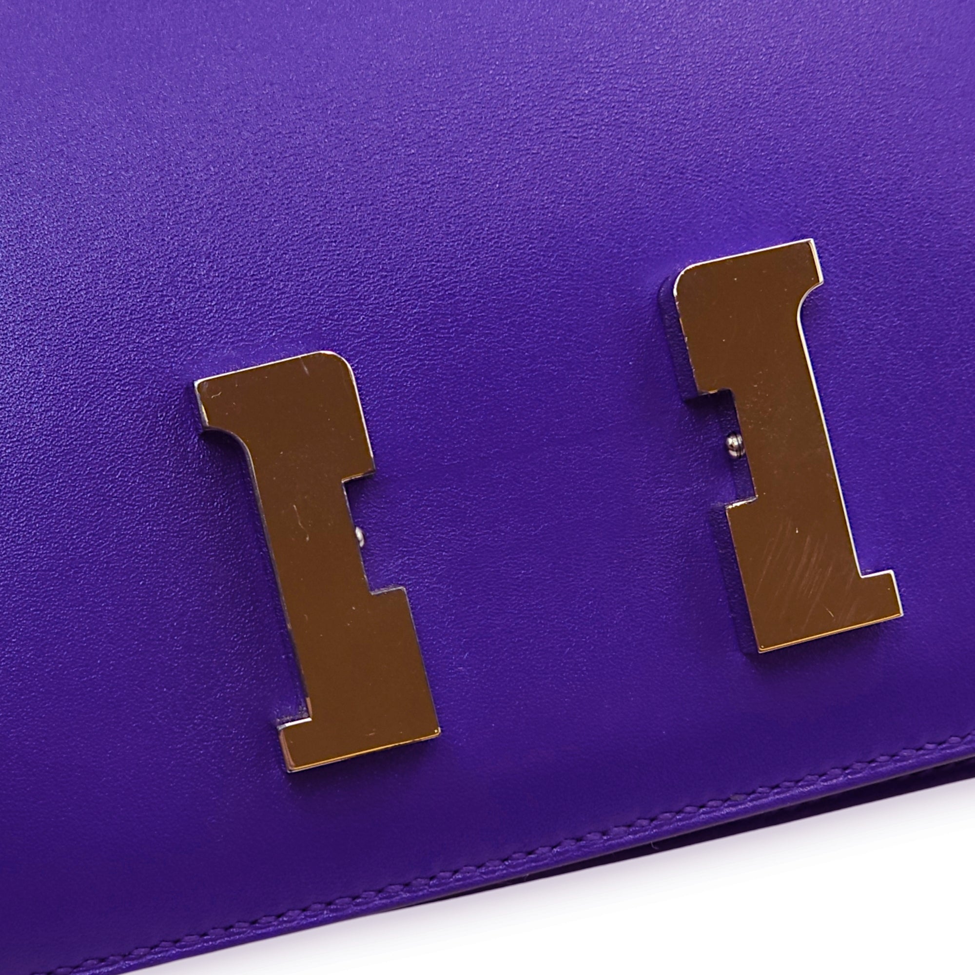 Constance 18 Blue Electric in Tadelakt, Palladium hardware - Image 22