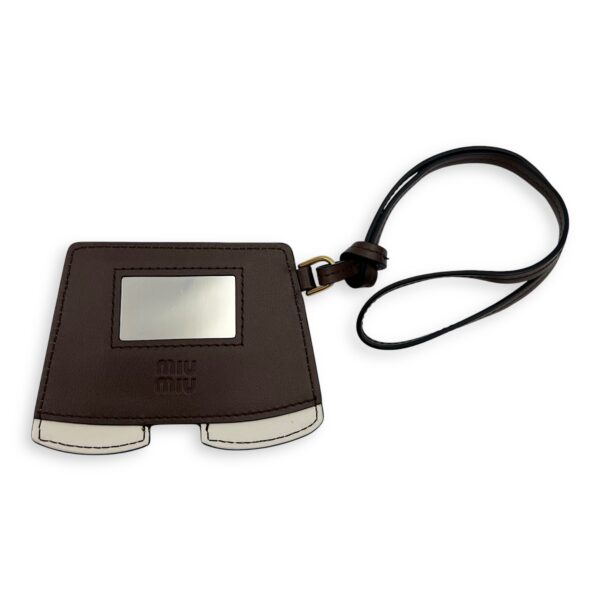 Trick Keychain Brown in Calfskin, Gold hardware - Image 3