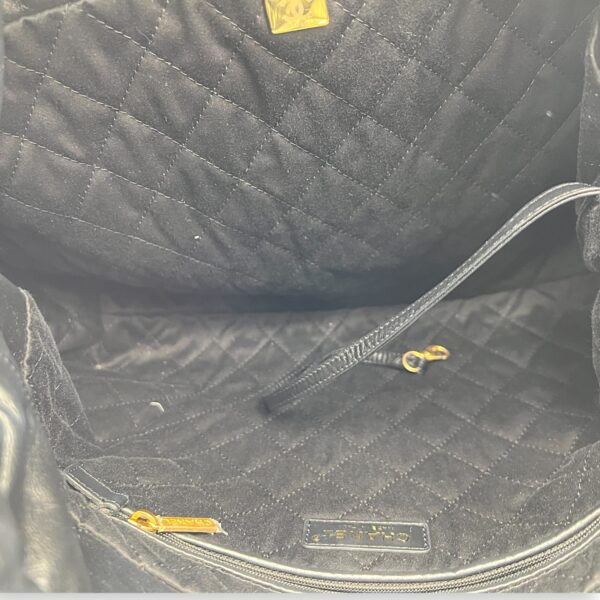 22 Tote Shoulder Bag Black in Calfskin, Gold hardware - Image 7