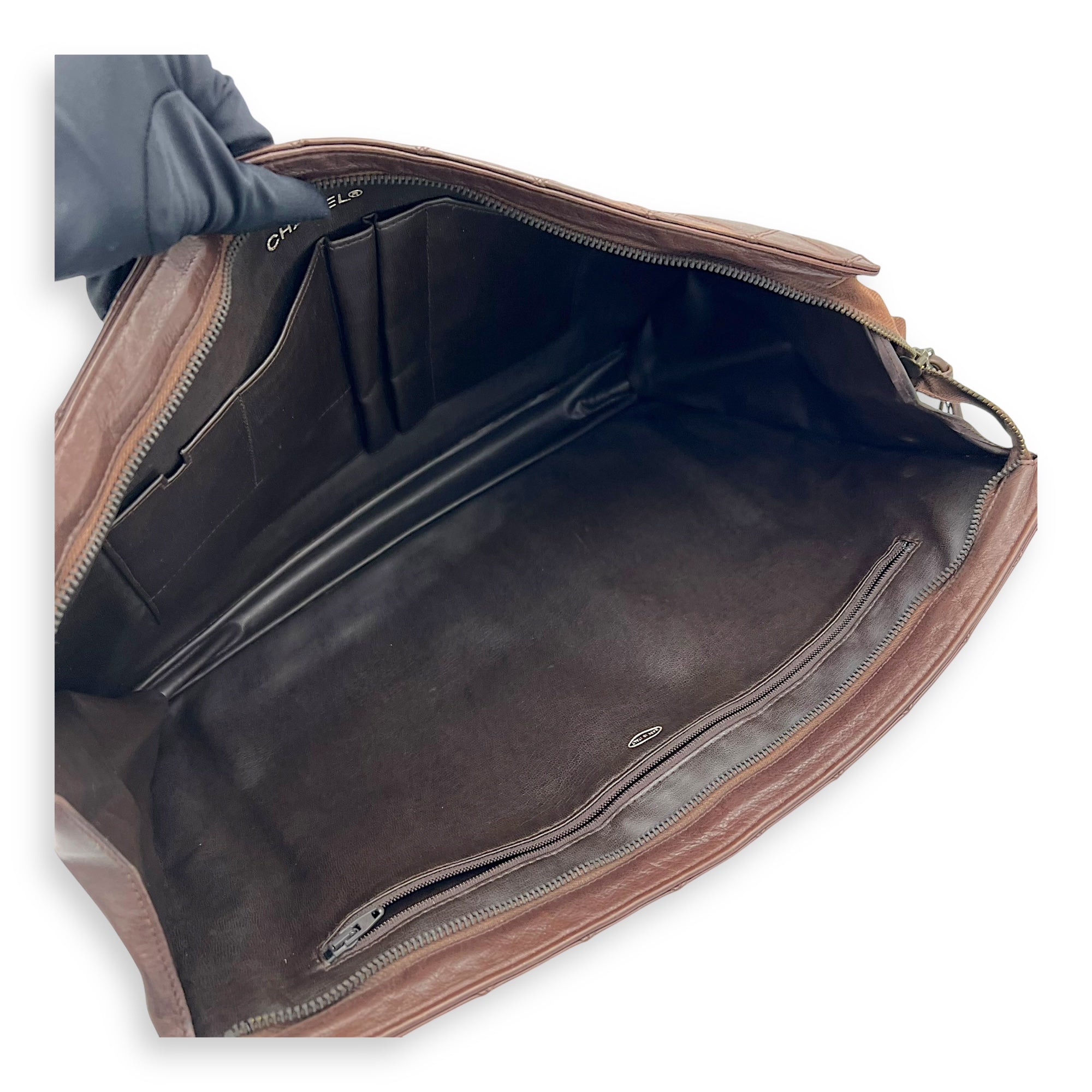 Vintage Pouch Brown in Calfskin, Antique Brass hardware - Image 8