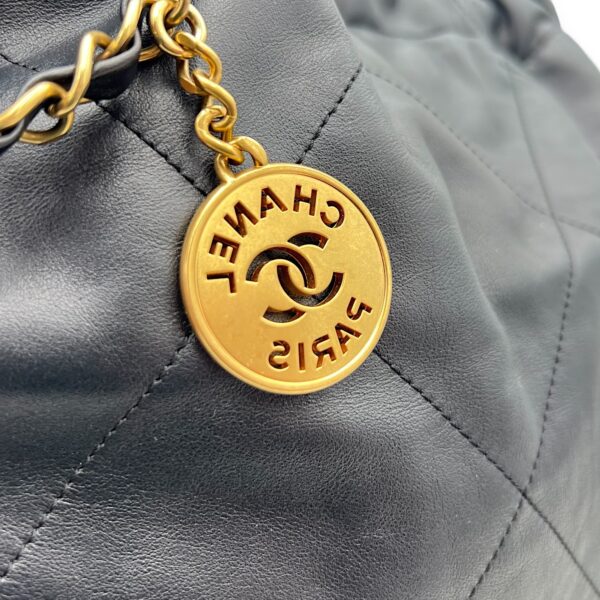 22 Tote Shoulder Bag Black in Calfskin, Gold hardware - Image 9