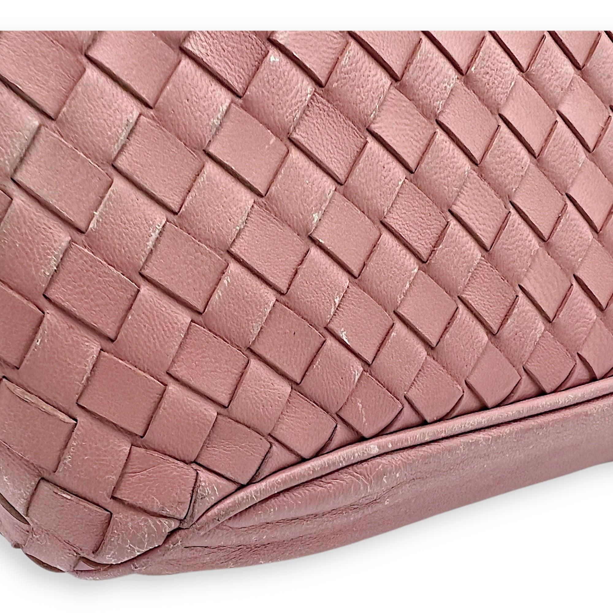 Vintage Flap Shoulder Bag Pink in Calfskin, Gold hardware - Image 11