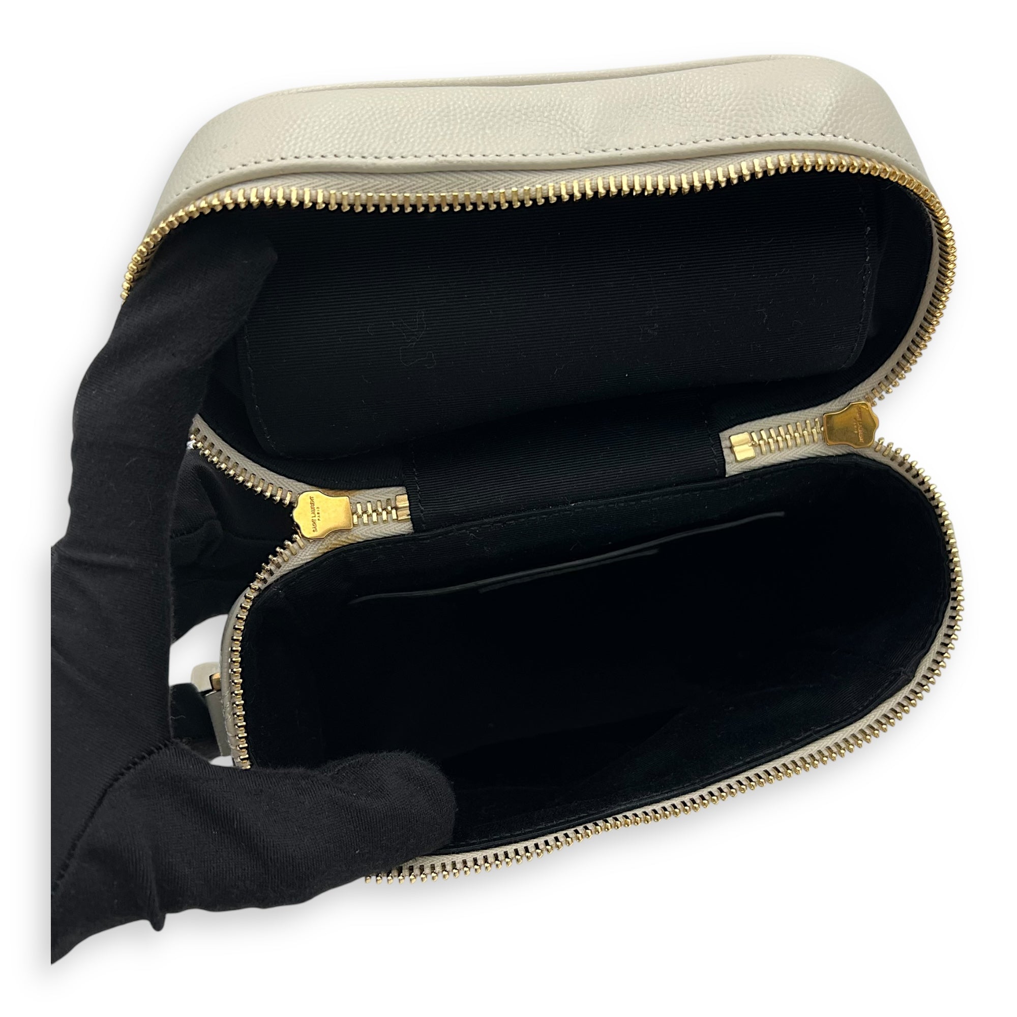 Quilted 80's Vanity Bag White in Calfskin, Gold hardware - Image 7